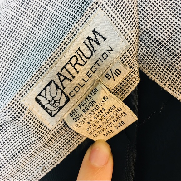 Atrium Collection Pencil Skirt Size 9/10 - Picture 5 of 6